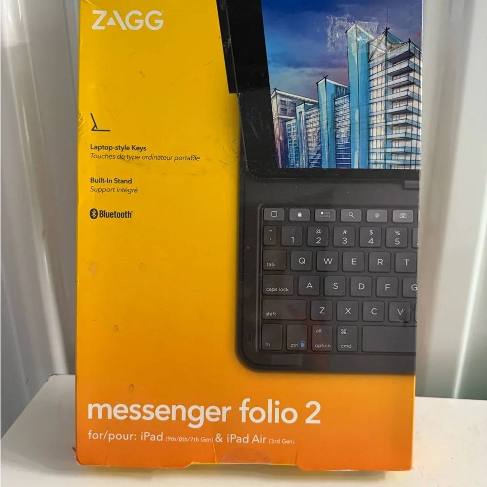 Messenger Folio Bluetooth Keyboard Case for iPad and iPad Pro